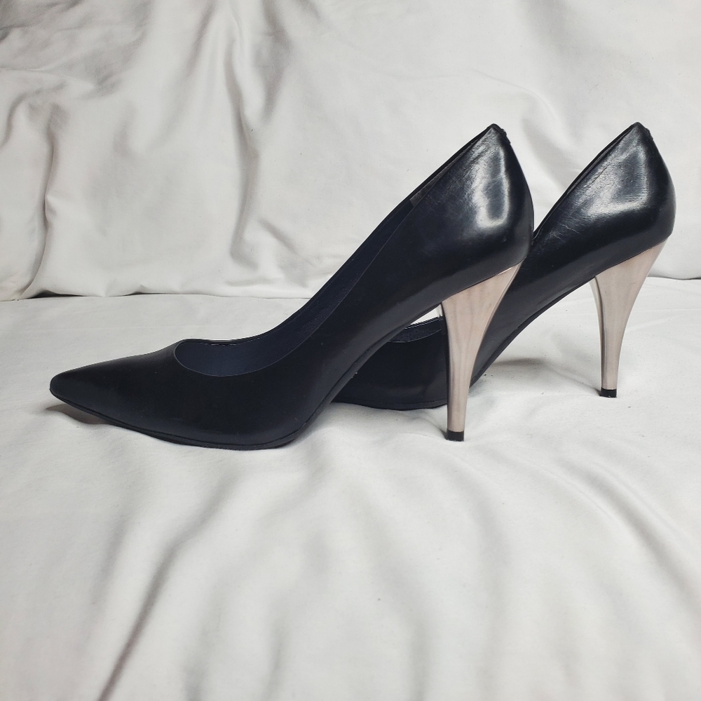 Kenneth Cole Silver Belle leather heels